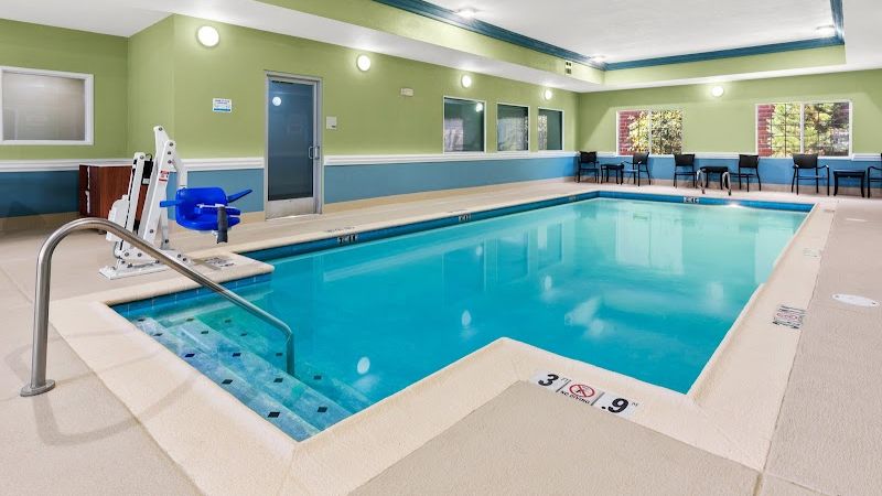 Photo of Holiday Inn Express & Suites Klamath Falls Central, an IHG Hotel