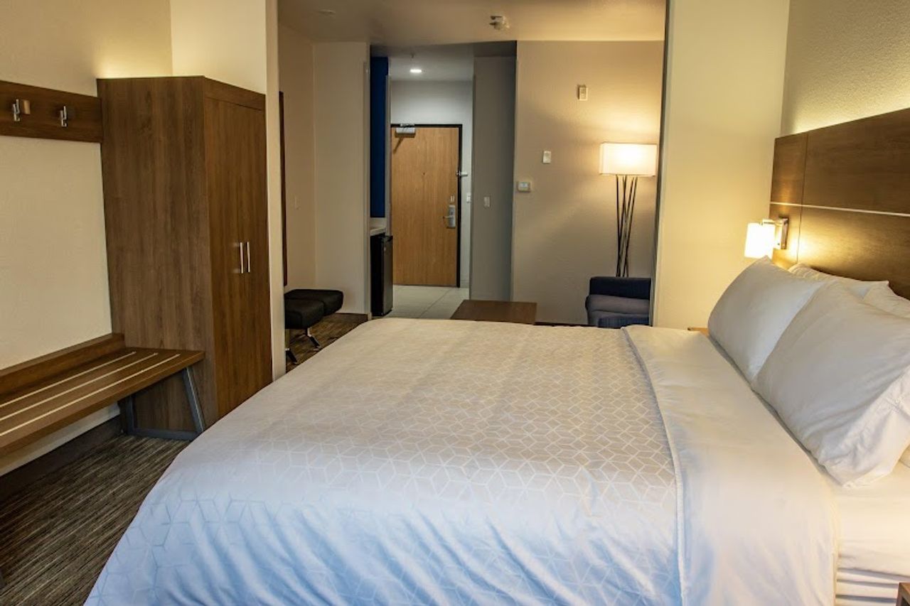 Photo of Holiday Inn Express & Suites Roseville - Galleria Area, an IHG Hotel