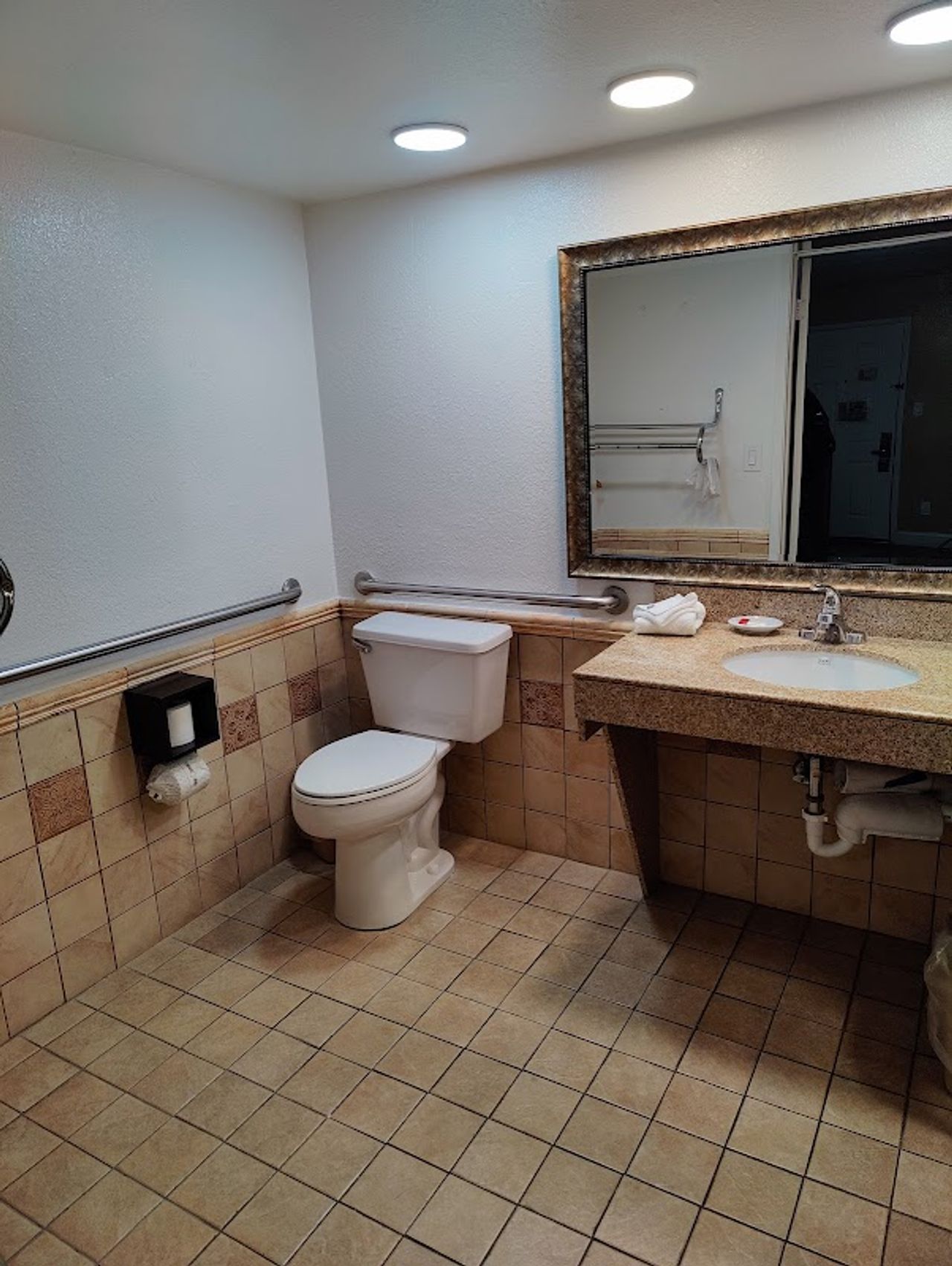 Photo of Days Inn & Suites Lodi