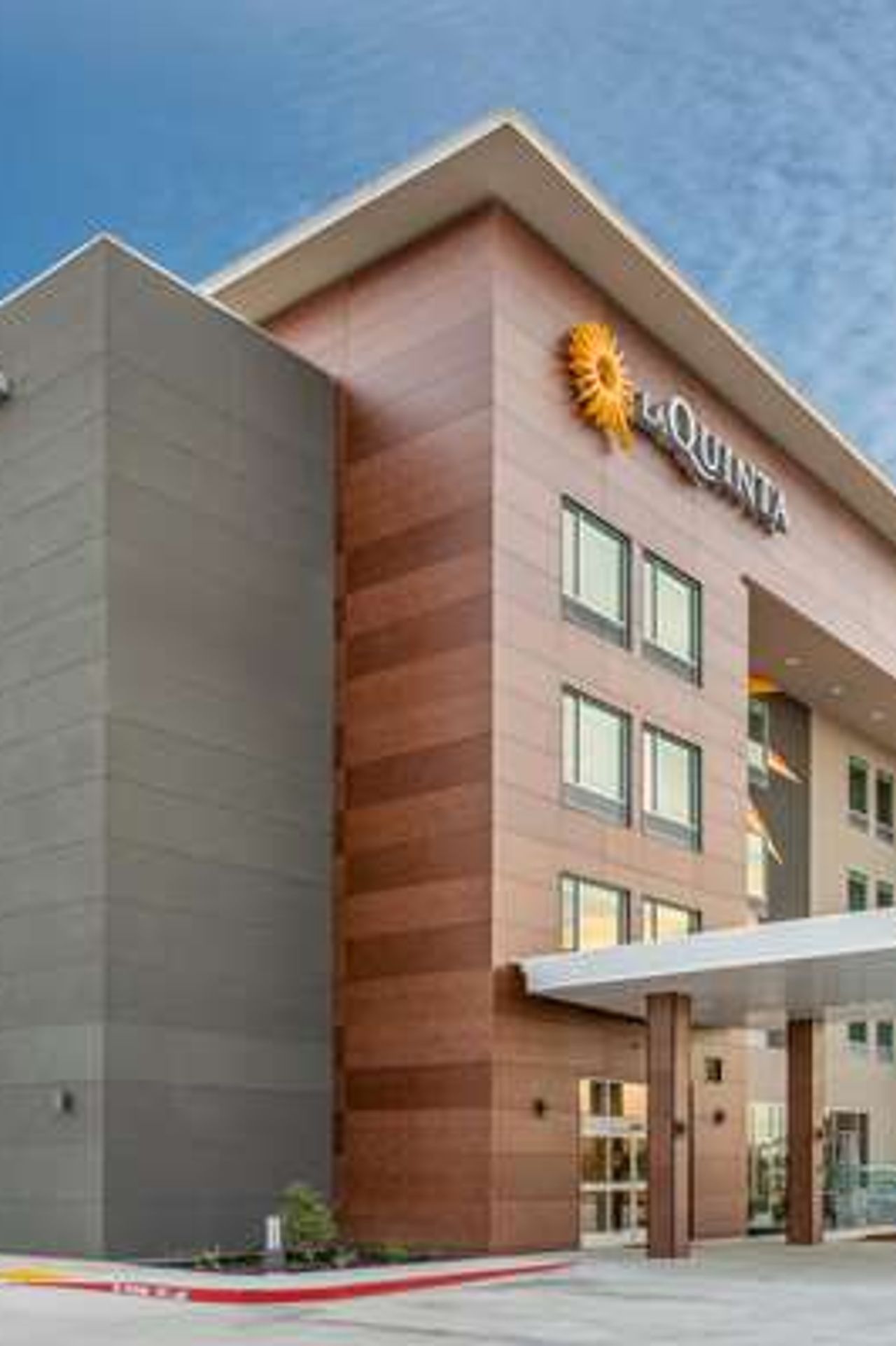 Photo of La Quinta Inn & Suites by Wyndham Galt Lodi North