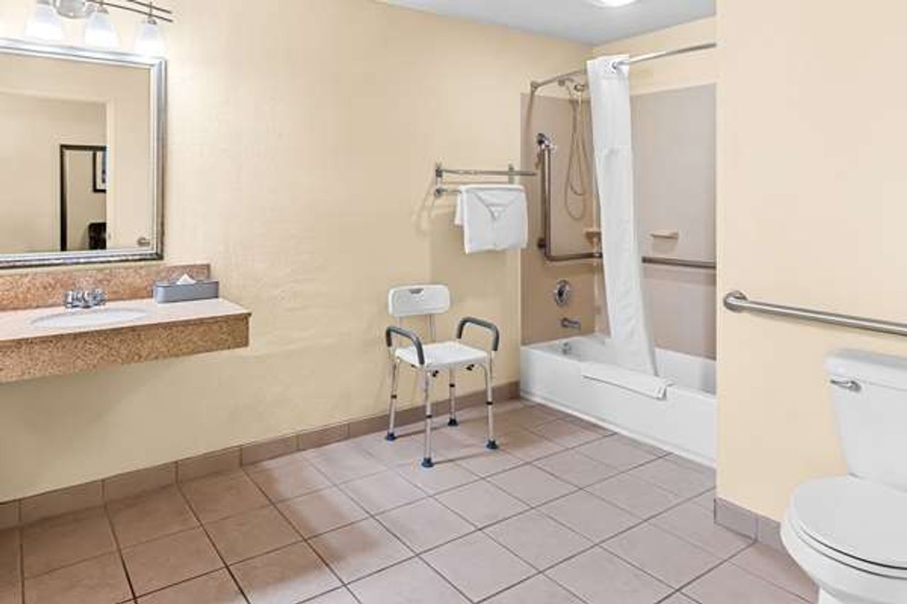 Photo of Quality Inn & Suites Vancouver - Hazel Dell