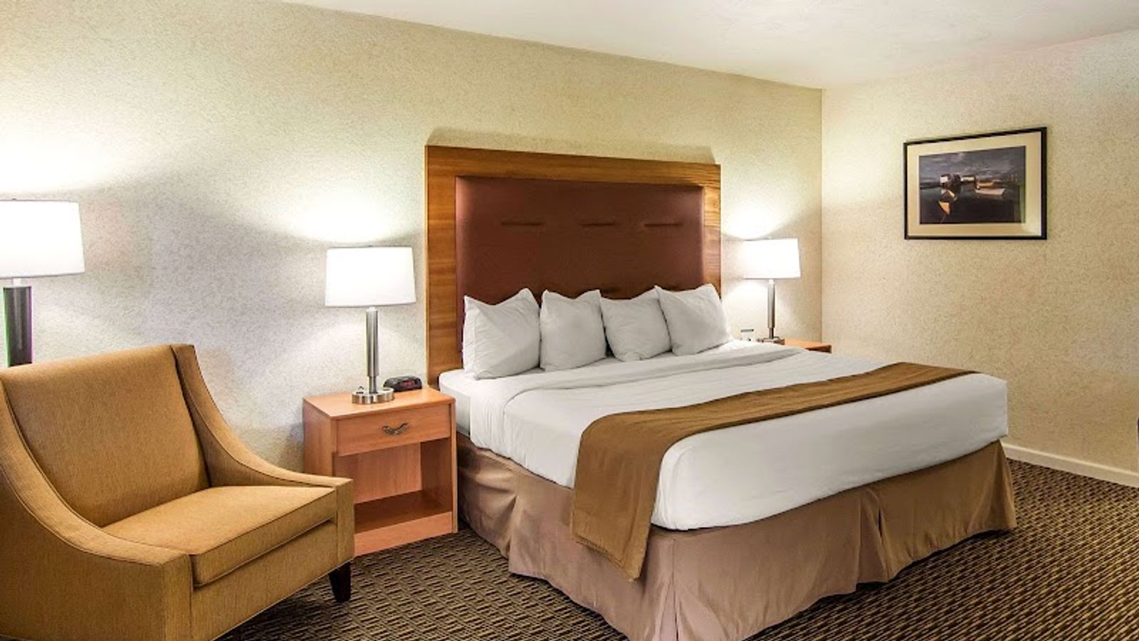 Photo of Quality Inn & Suites at Coos Bay