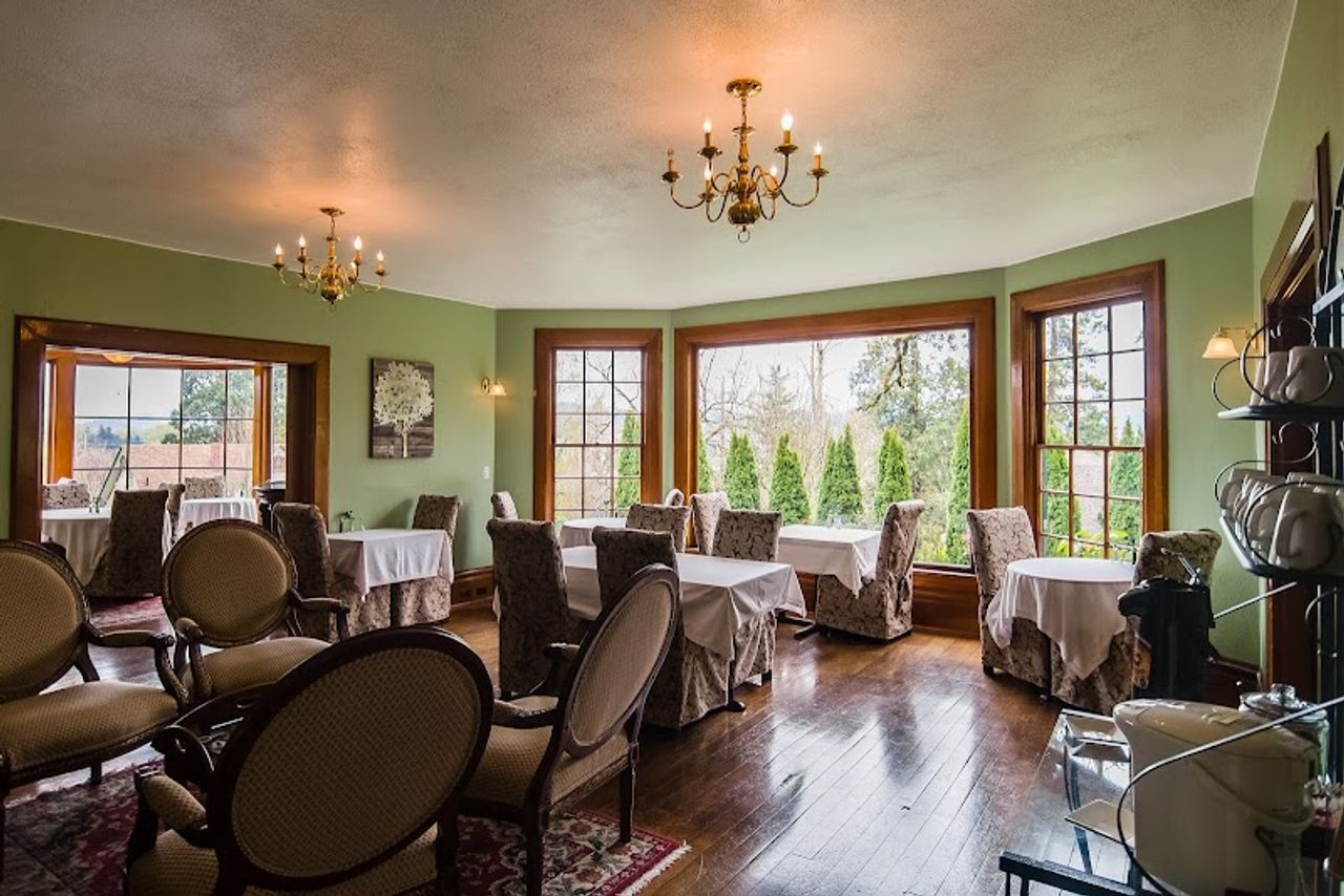 Photo of The Campbell House Inn - Complimentary gourmet breakfast