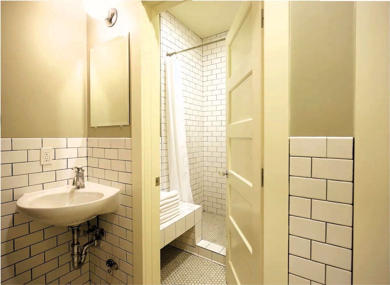 Calistoga Inn Restaurant & Brewery | Calistoga, CA - Room, Shared Bathroom