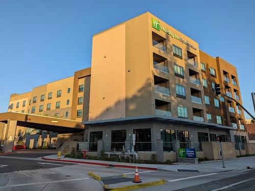 Holiday Inn Express & Suites San Jose Airport, an IHG Hotel