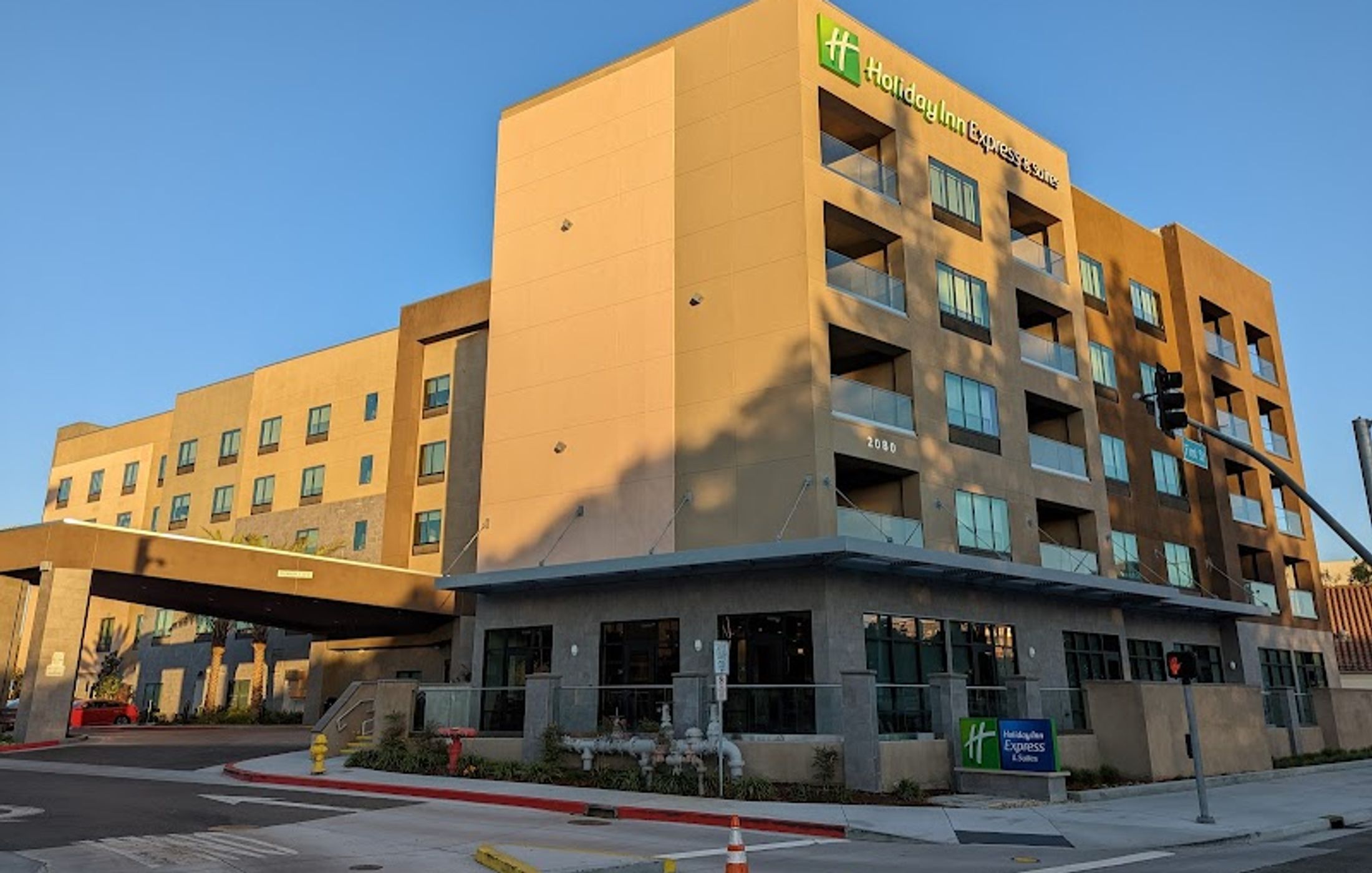 Holiday Inn Express & Suites San Jose Airport, an IHG Hotel