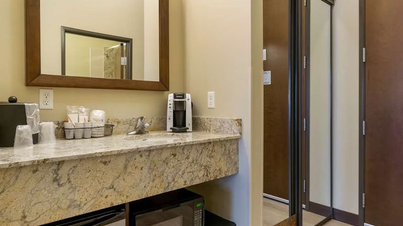 Photo of Best Western Plus Lacey Inn & Suites