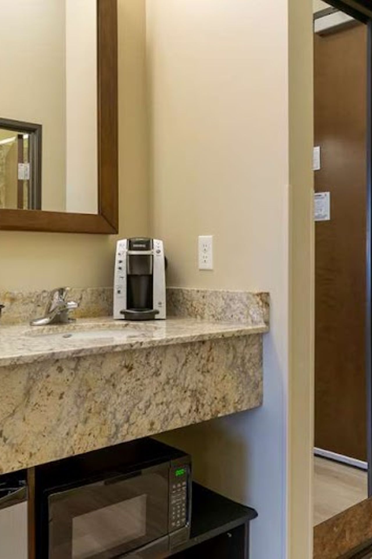 Photo of Best Western Plus Lacey Inn & Suites