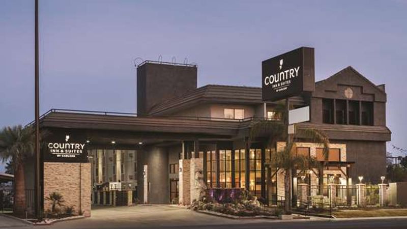Country Inn & Suites by Radisson, Bakersfield, CA
