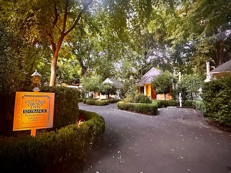 Cottage Grove Inn
