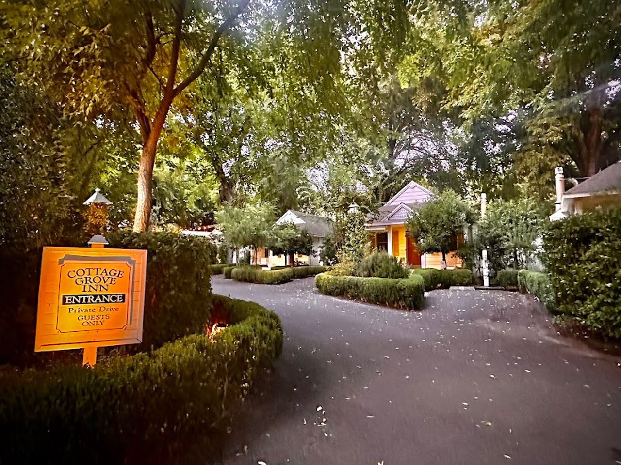 Photo of Cottage Grove Inn