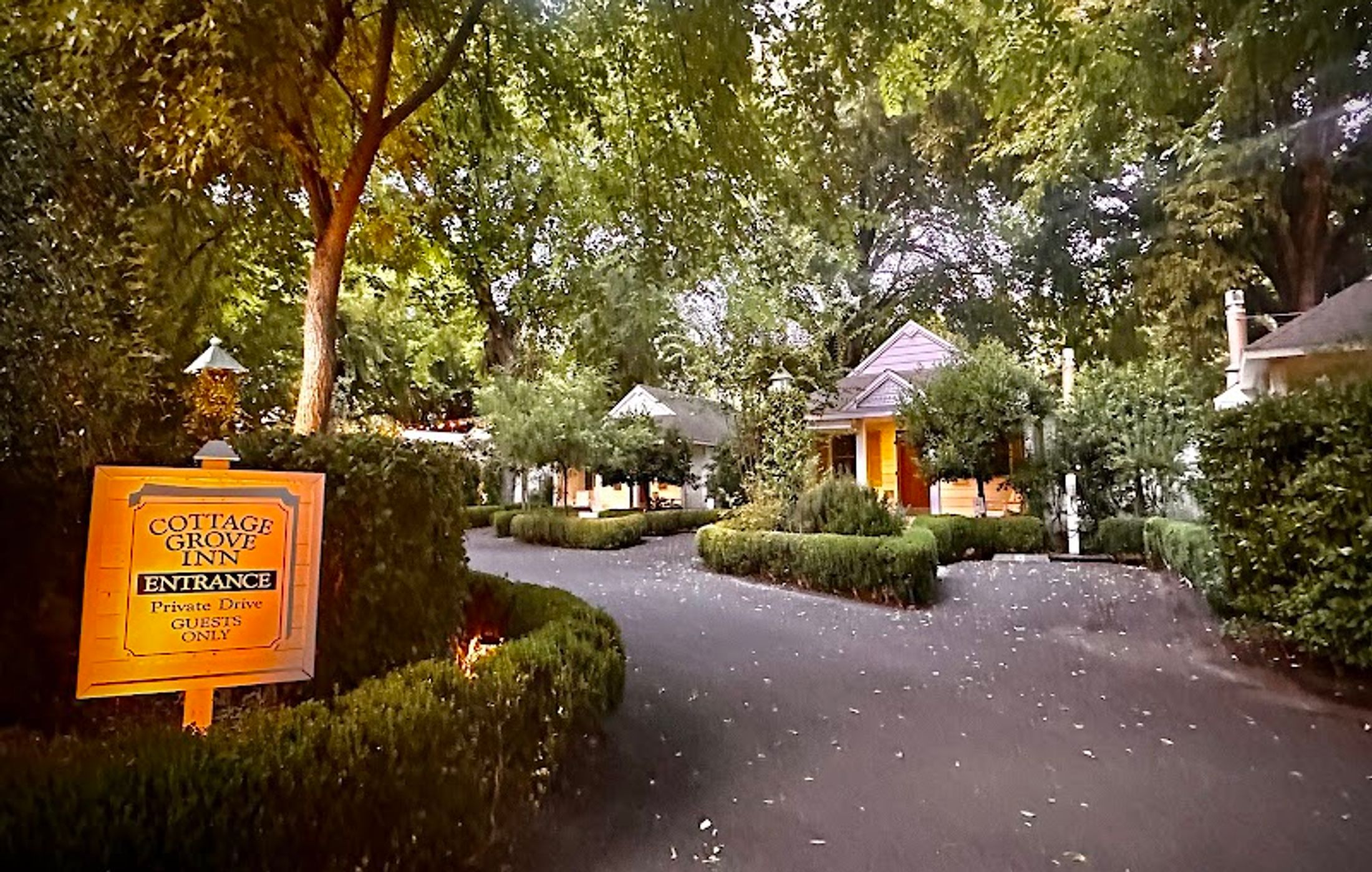 Cottage Grove Inn