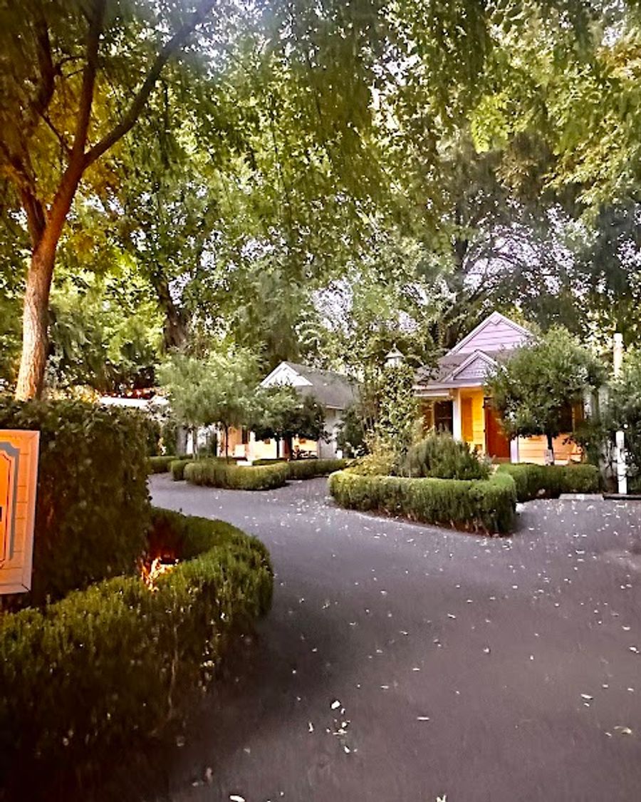 Cottage Grove Inn