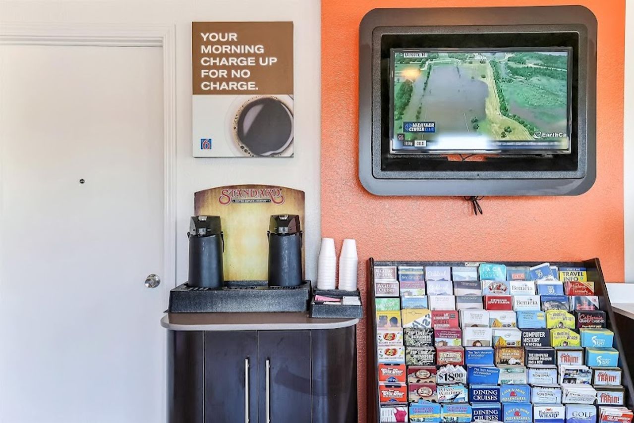 Photo of Motel 6 Oakland, CA - Embarcadero