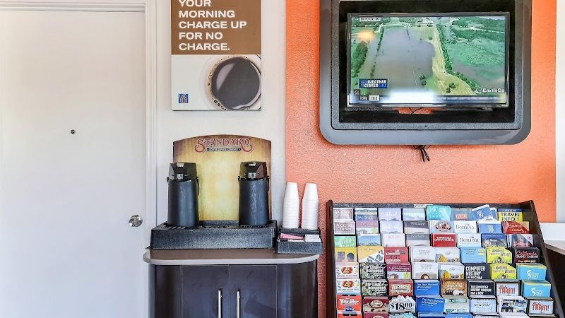 Photo of Motel 6 Oakland, CA - Embarcadero