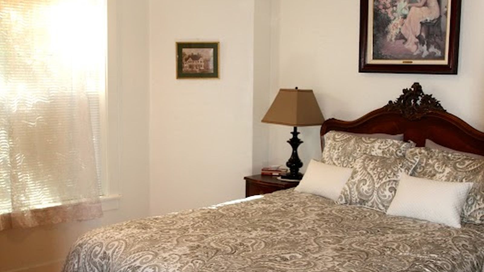 Photo of 2nd Street Cottages