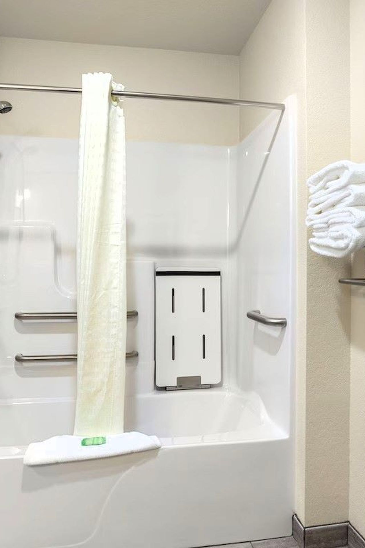 Cobblestone Hotel & Suites - Lynden - Bathroom