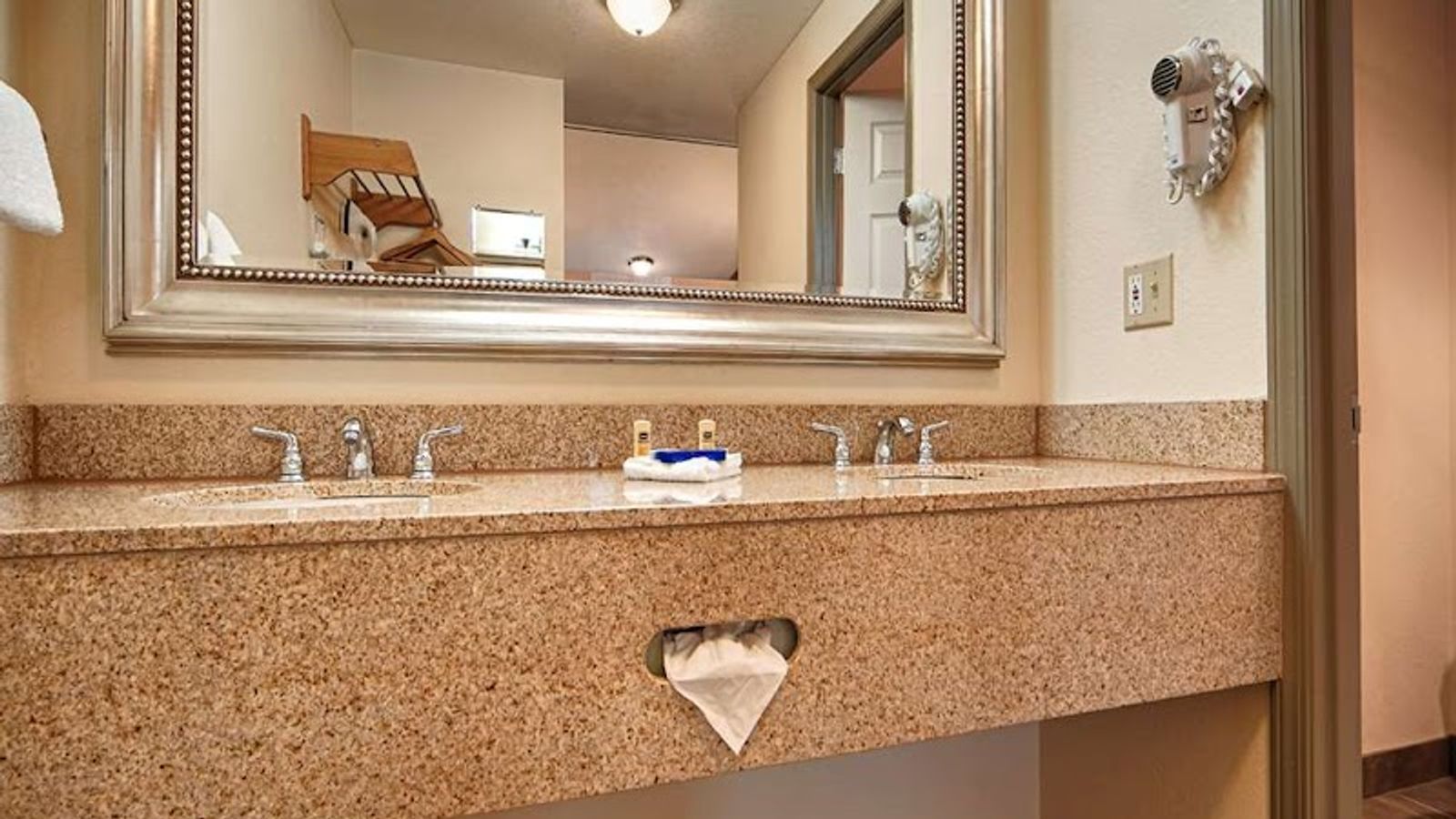 Photo of Best Western Inn At Face Rock