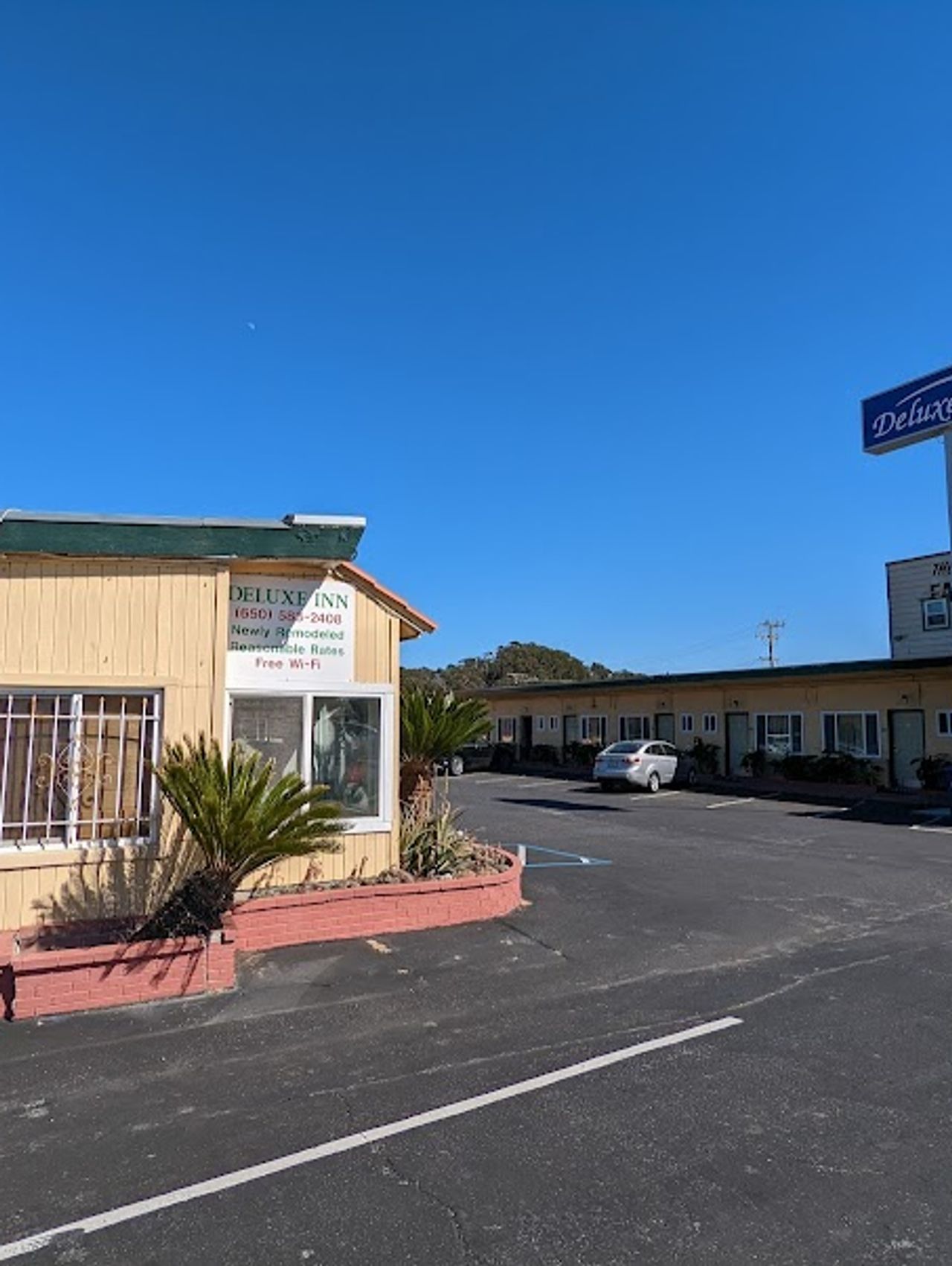 Photo of Deluxe Inn