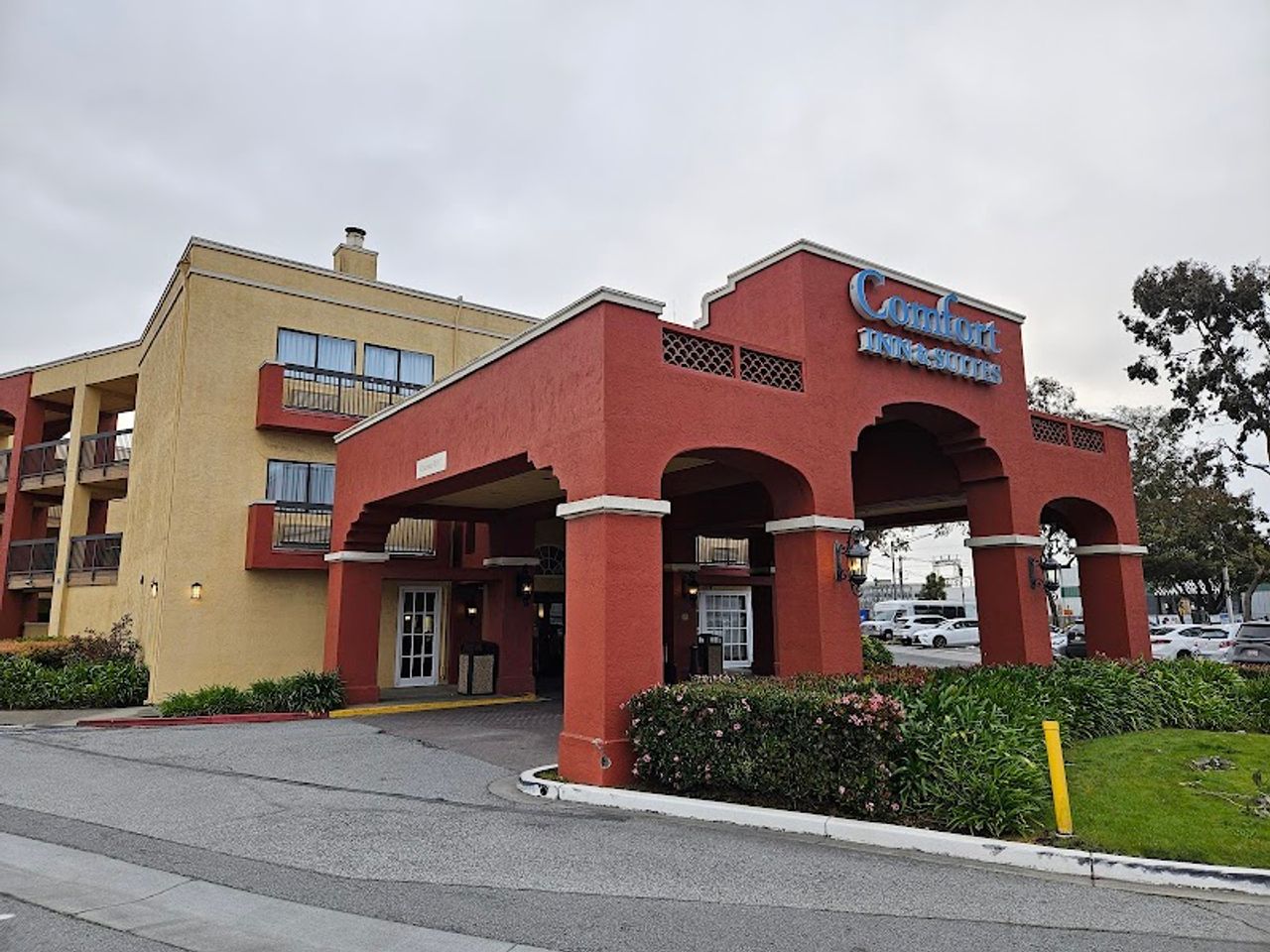 Photo of Comfort Inn & Suites
