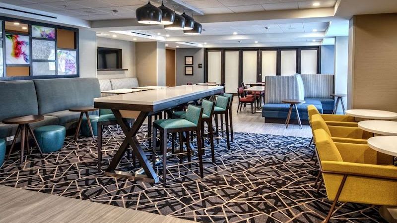 Photo of Hampton Inn Fresno Airport