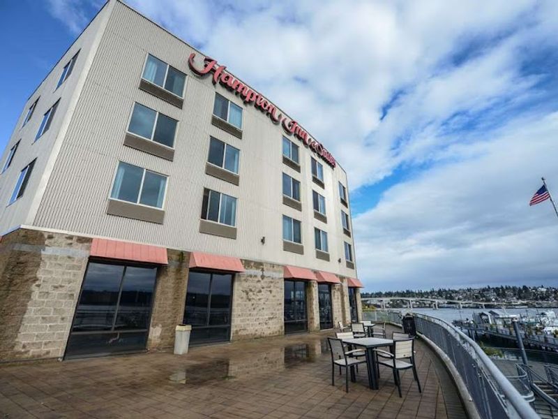 Photo of Hampton Inn & Suites Bremerton