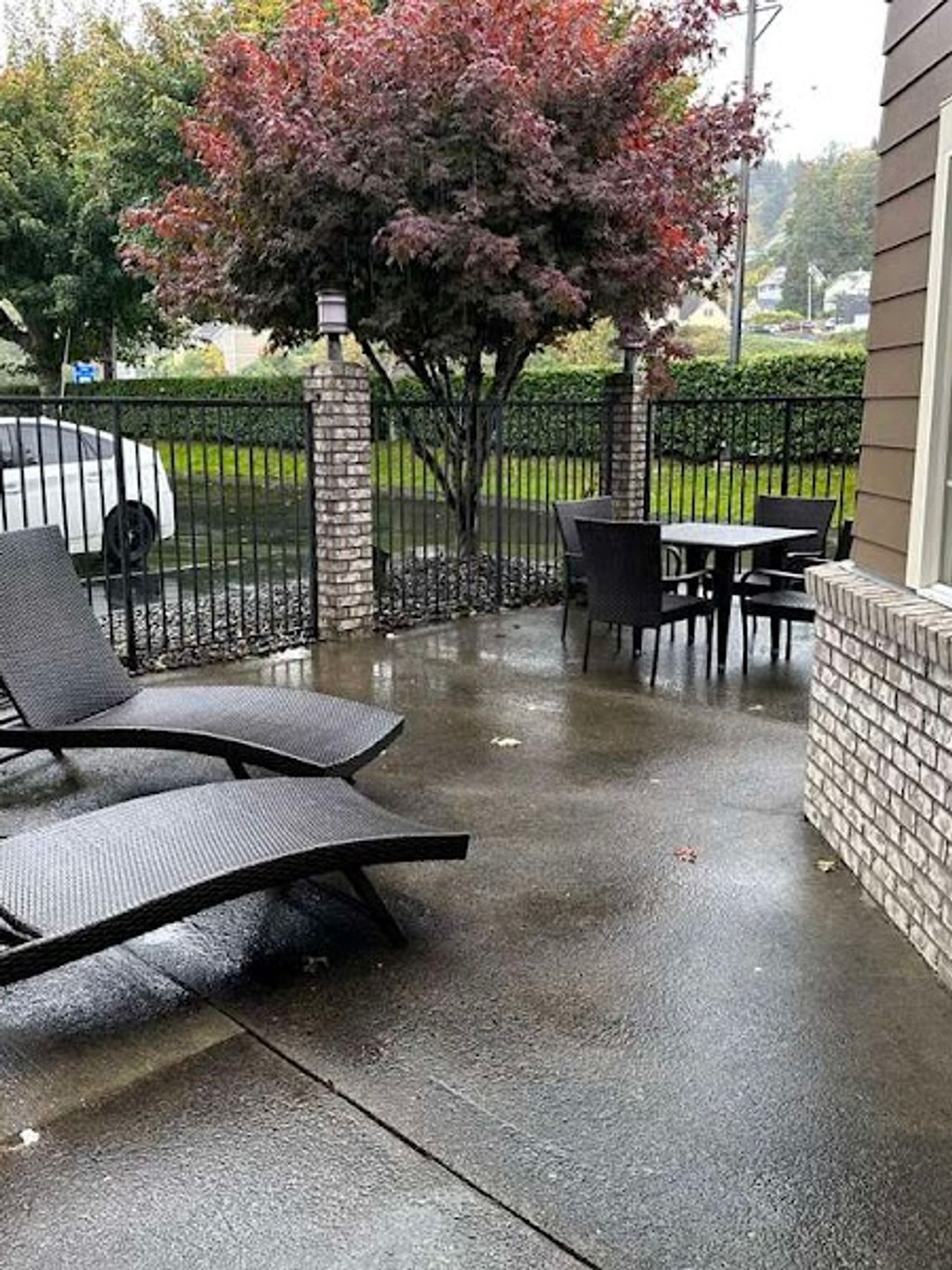 Photo of Best Western Columbia River Waterfront Hotel Astoria - Outdoor seating area