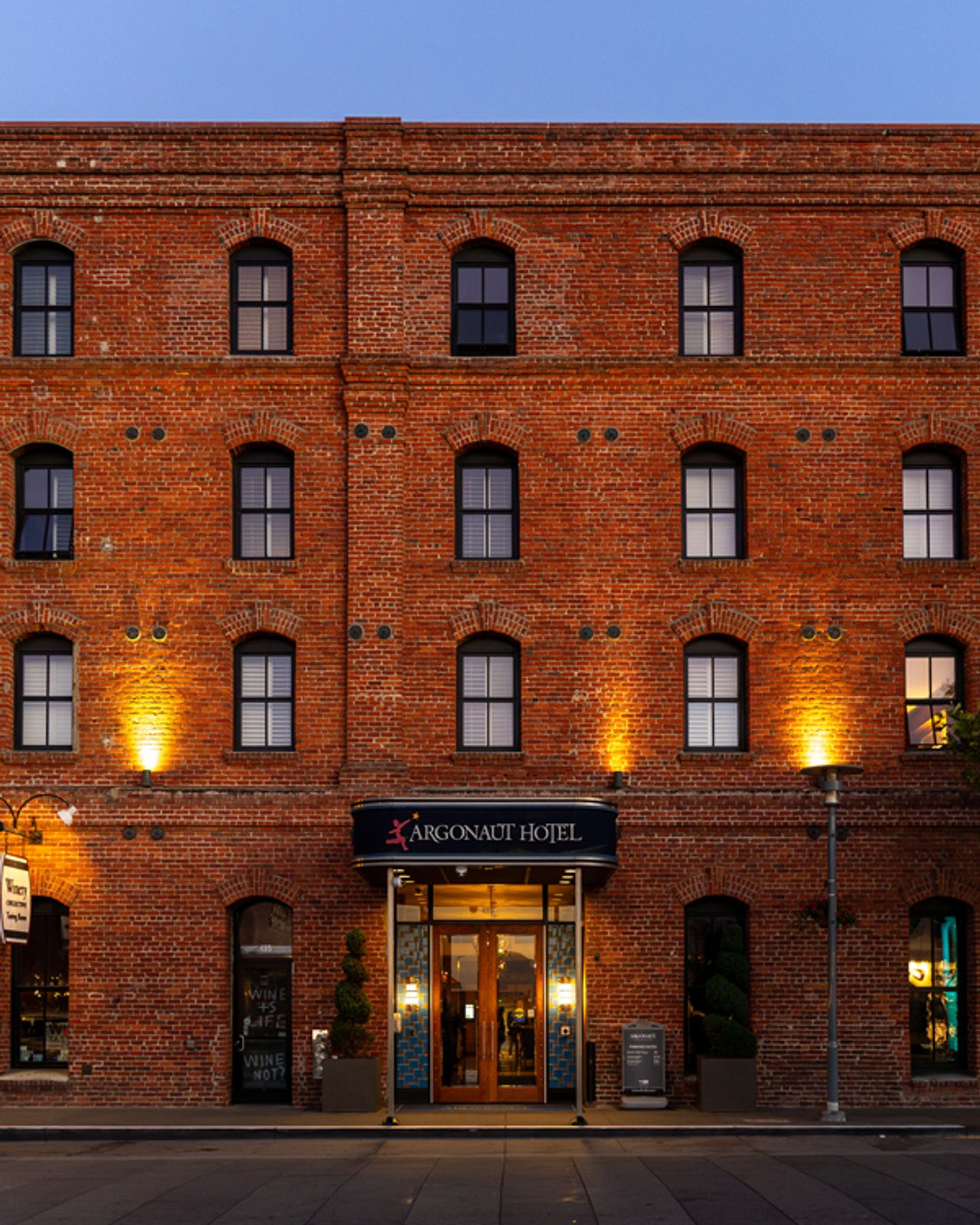 Photo of Argonaut Hotel