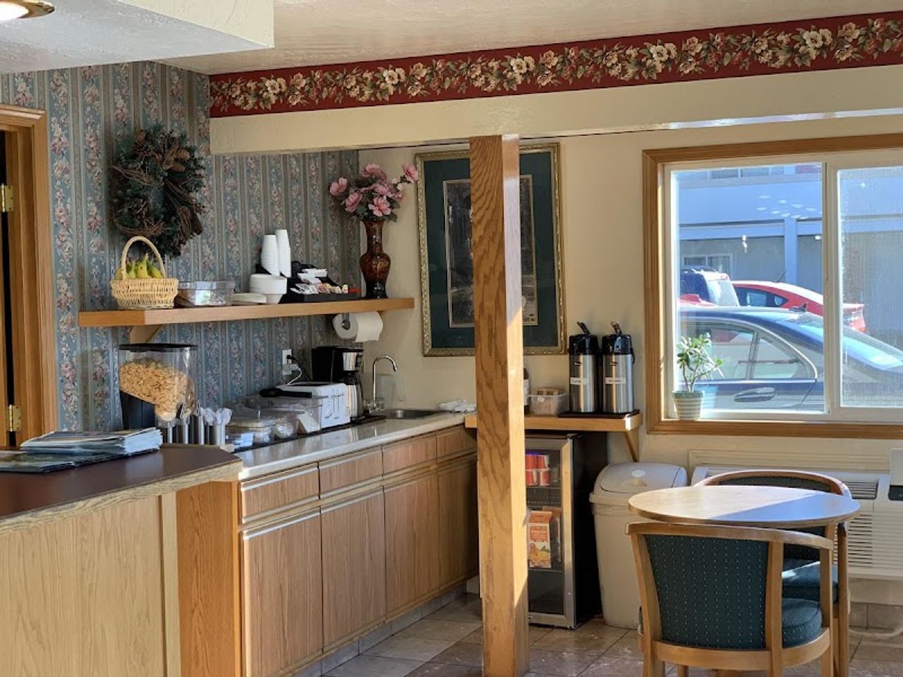 Photo of Red Carpet Inn Medford, OR