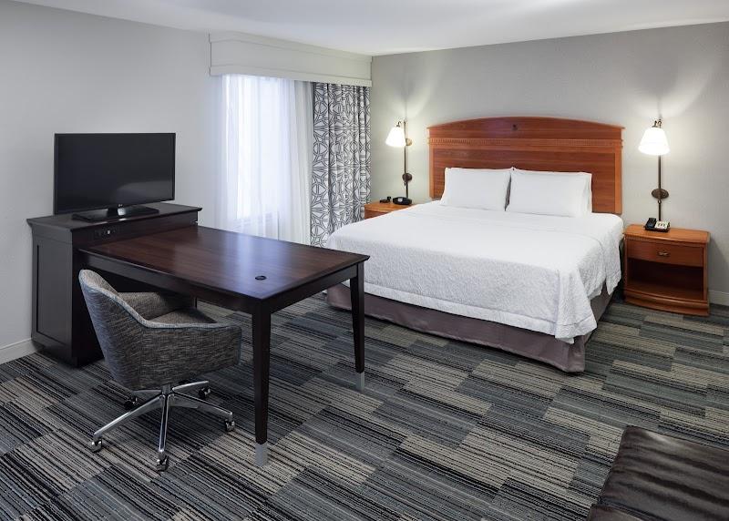 Photo of Hampton Inn & Suites Tulare