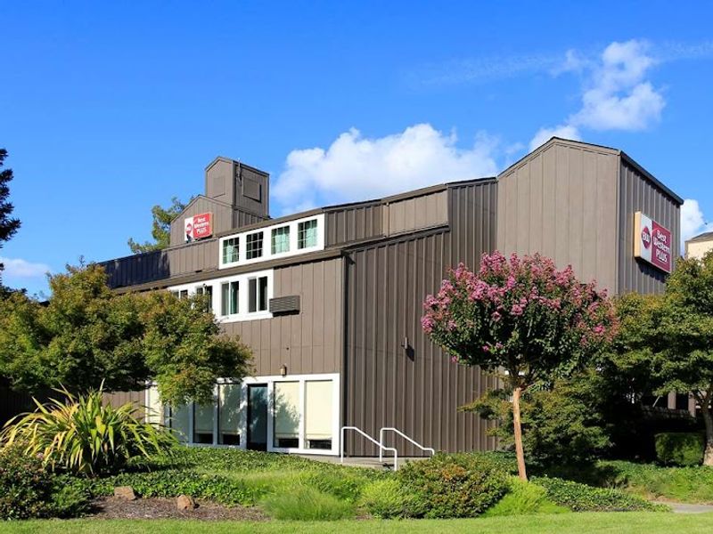 Photo of Best Western Plus Inn at the Vines