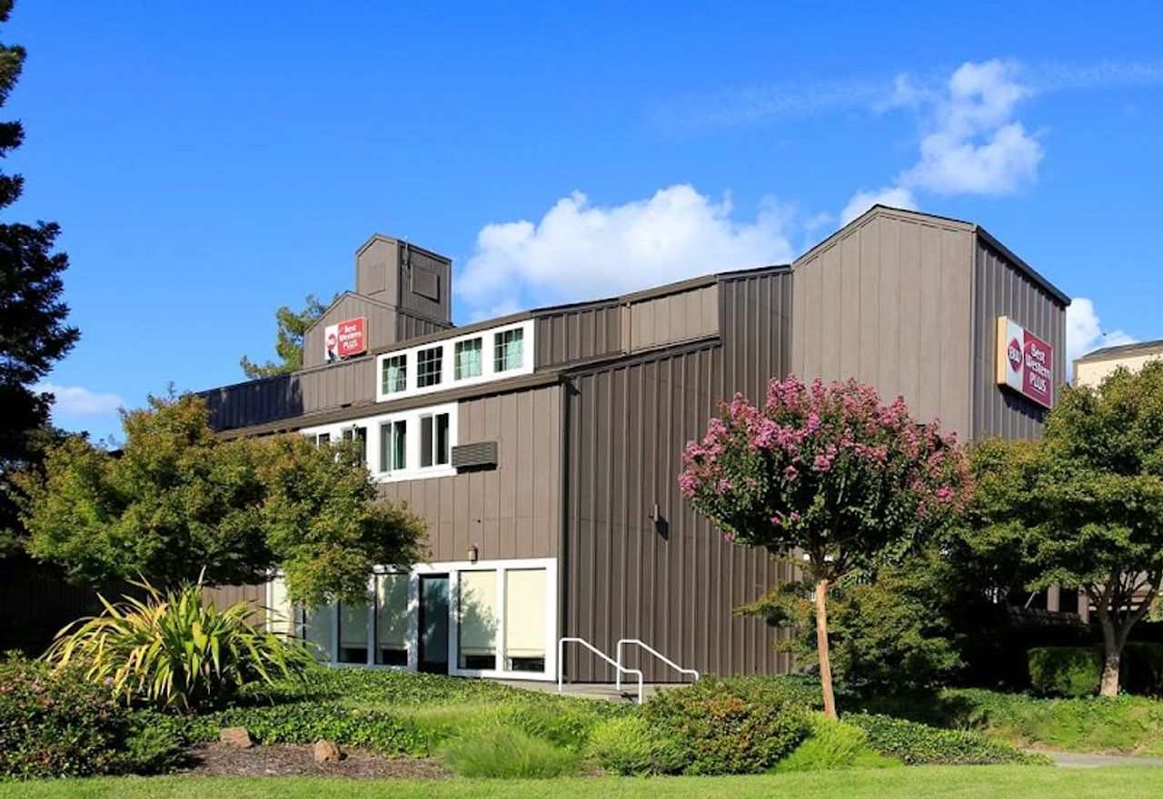 Photo of Best Western Plus Inn at the Vines