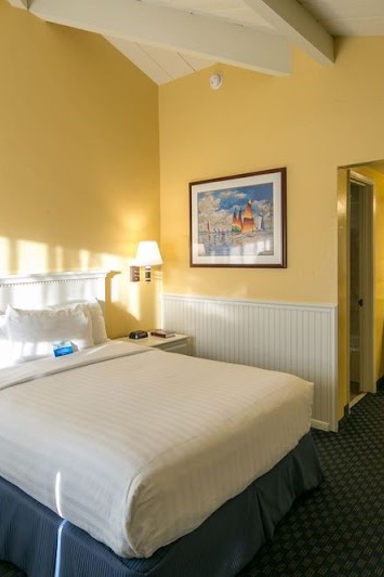 Photo of Monterey Bay Lodge - Room