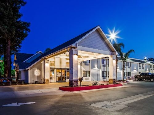 Photo of Best Western Town & Country Lodge