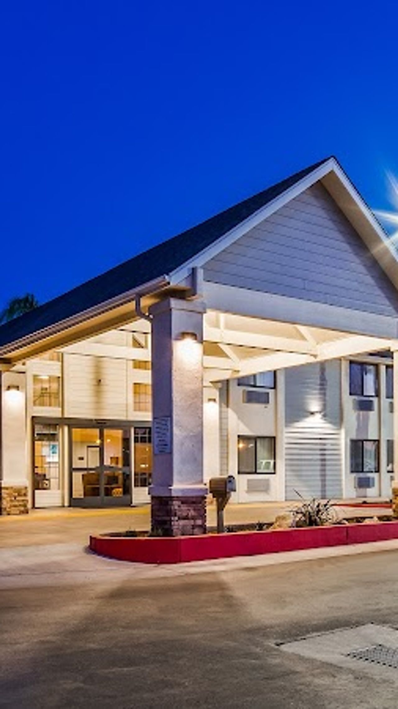 Photo of Best Western Town & Country Lodge