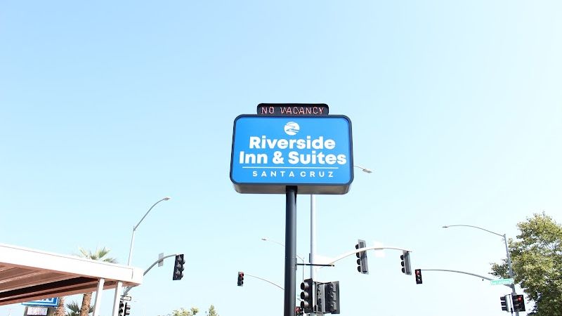 Photo of Riverside Inn & Suites