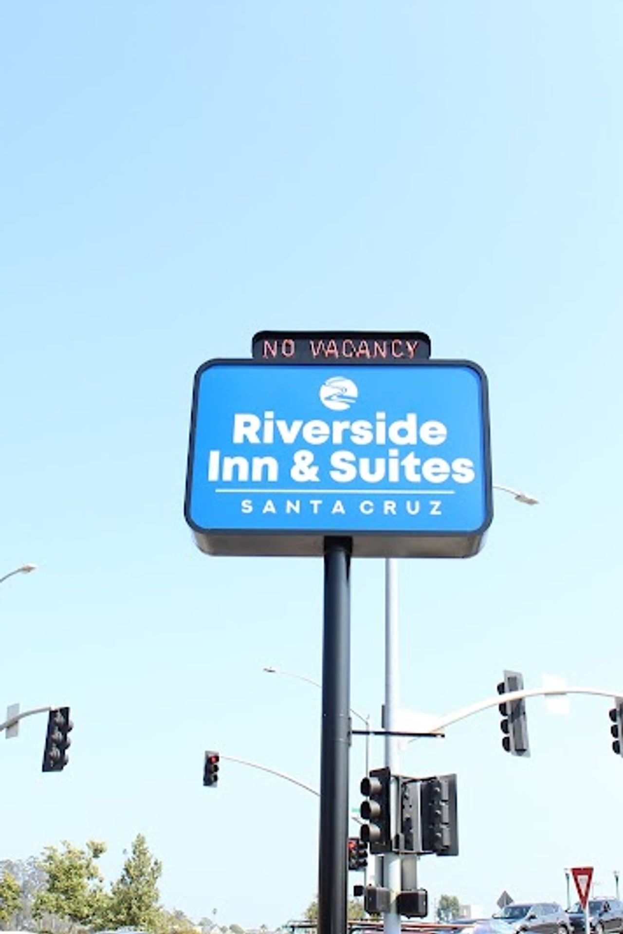 Photo of Riverside Inn & Suites