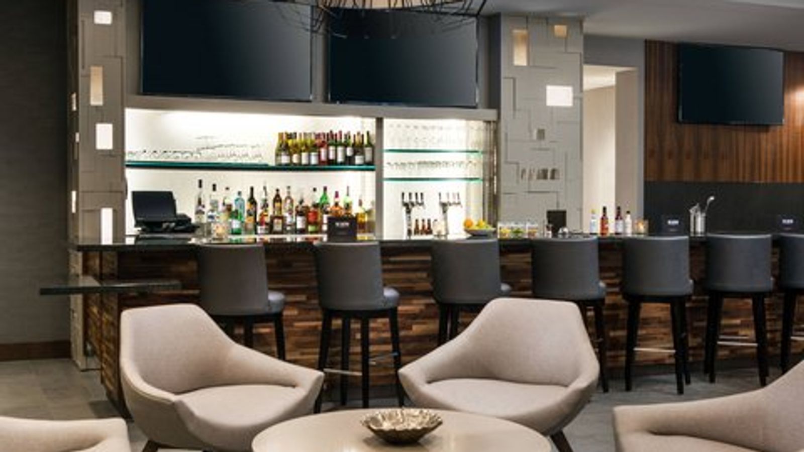 Photo of Courtyard Pullman