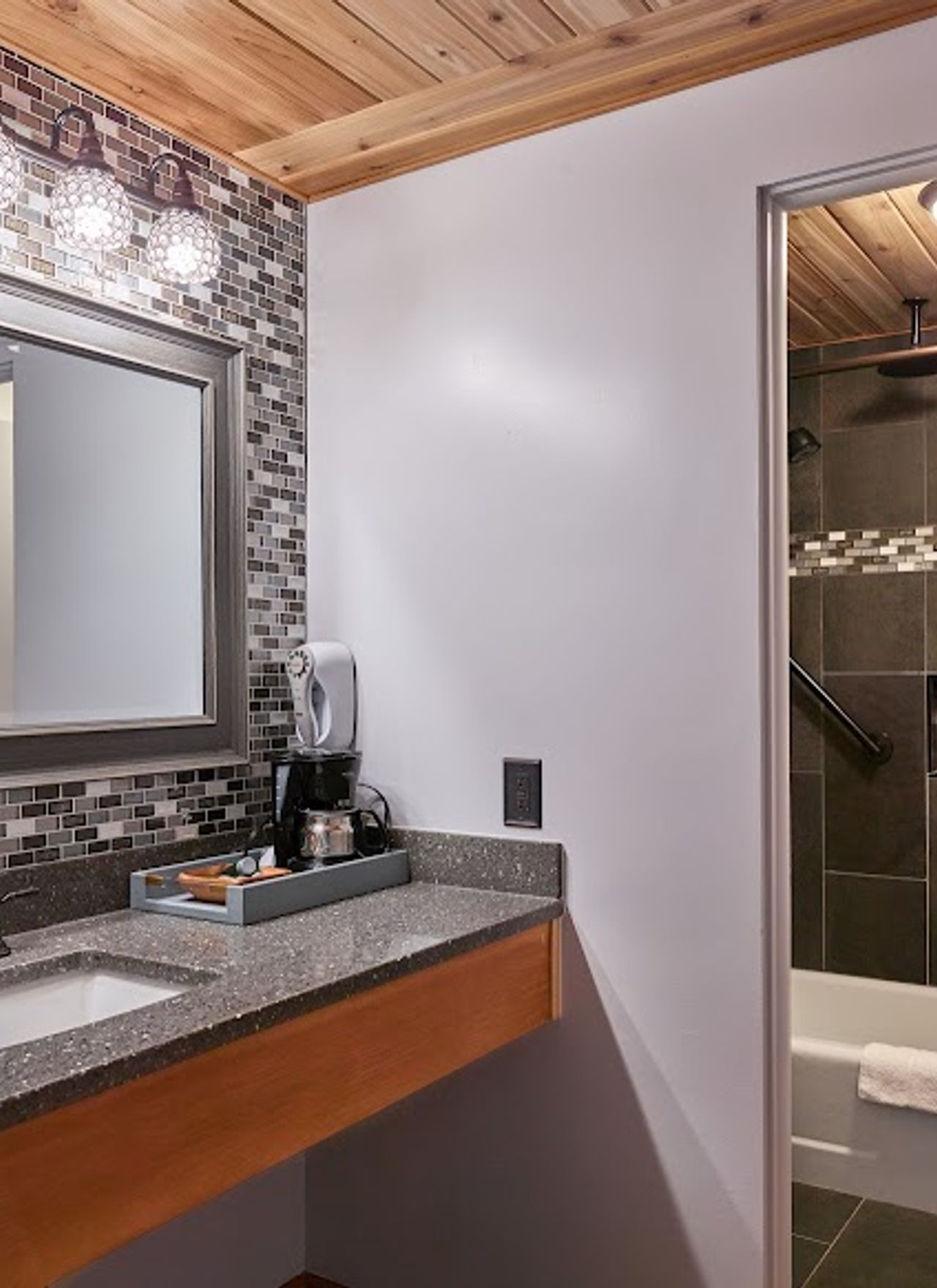 Photo of Timbers Inn -Bathroom