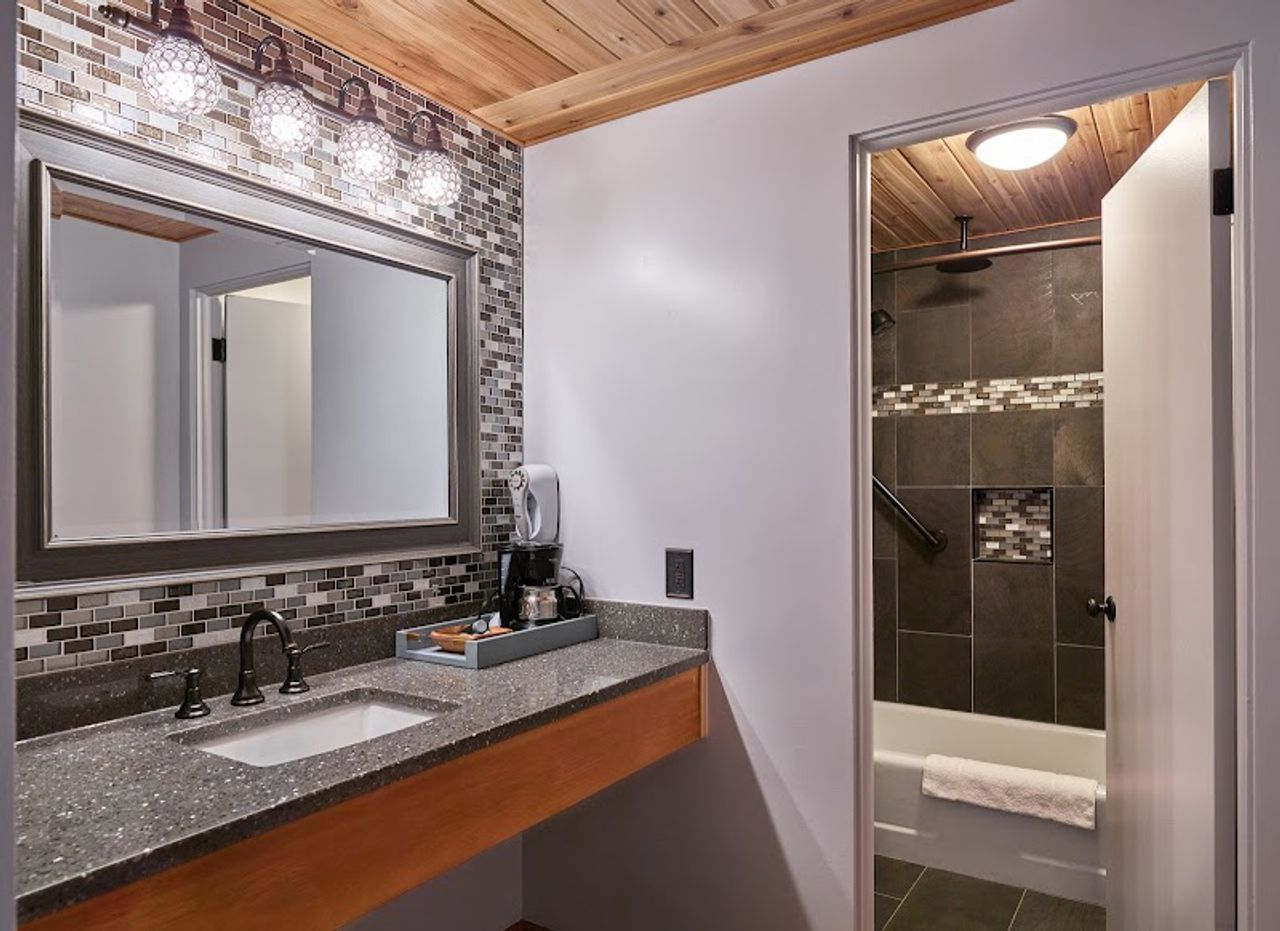 Photo of Timbers Inn -Bathroom