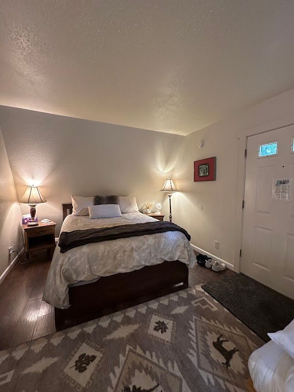 Photo of Mountain Meadows Inn Bed & Breakfast - Hemlock Suite, Queen bed, and a Futon couch (that can be made into a full-bed)