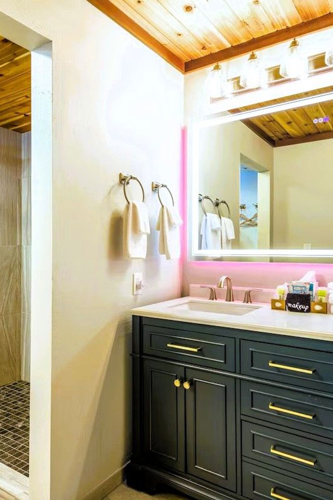 Photo of Little Creek Cove Beach Resort - Bathroom, Jetted soaking tub, Walk-in shower
