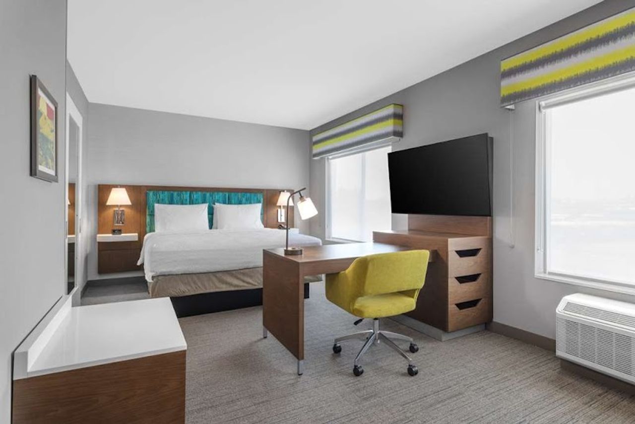 Photo of Hampton Inn & Suites Bakersfield Central