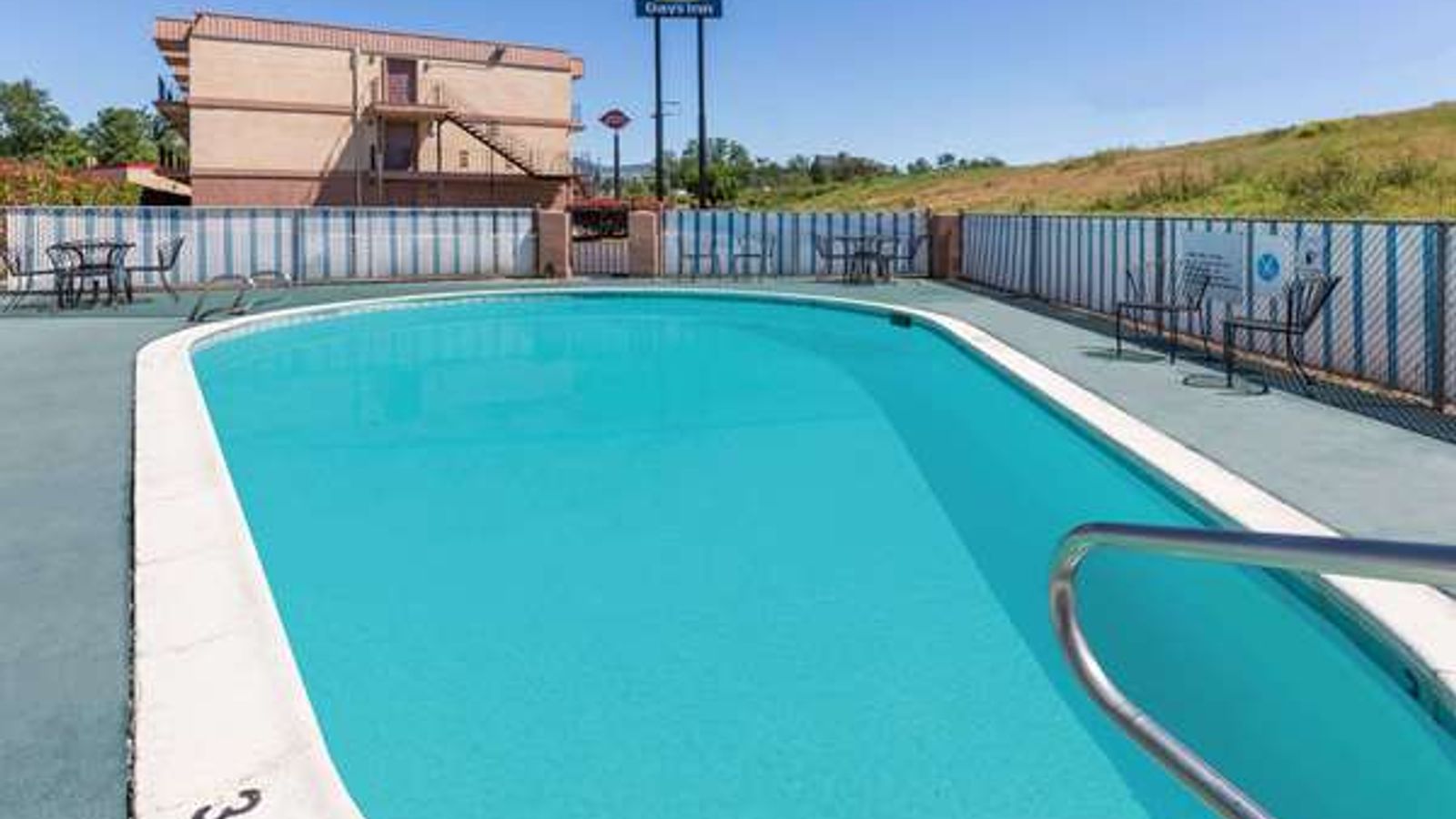 Photo of Days Inn by Wyndham Medford