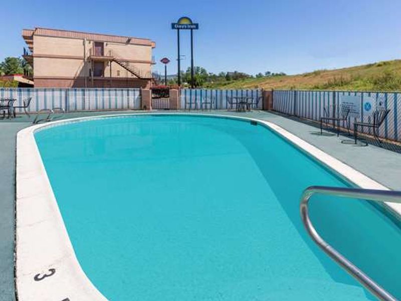 Photo of Days Inn by Wyndham Medford