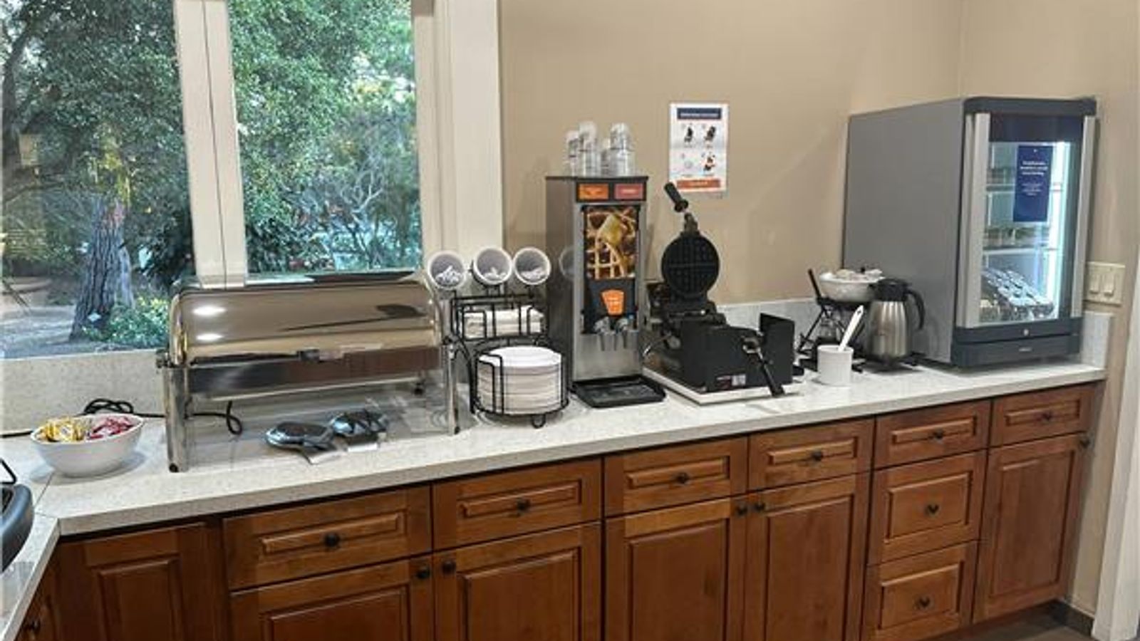 Photo of Comfort Inn Monterey Peninsula Airport - Complimentary Breakfast