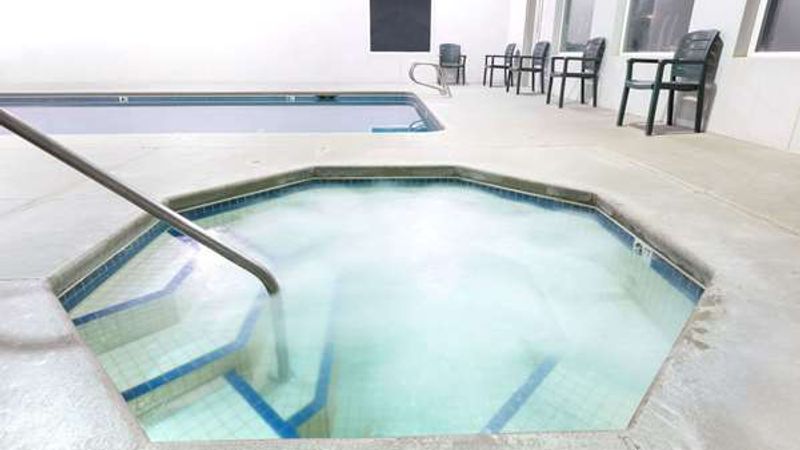 Photo of Super 8 by Wyndham Redmond