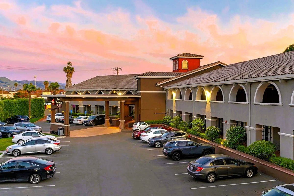 Best Western Plus Brookside Inn