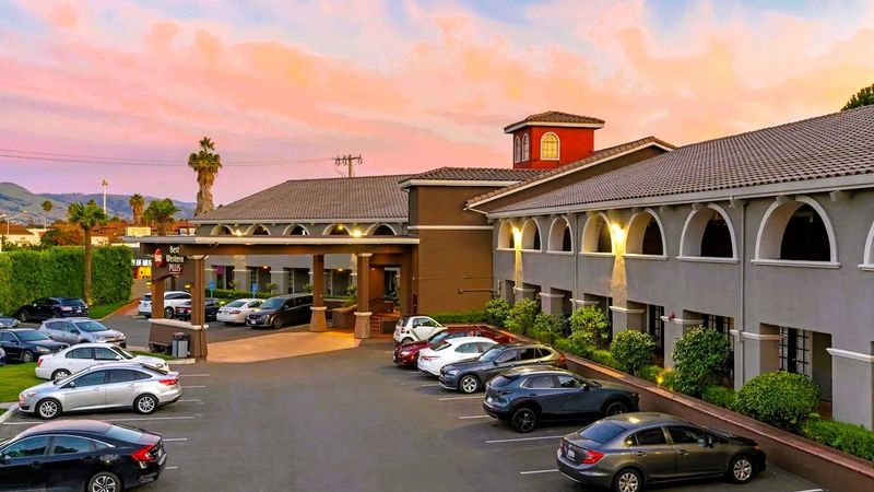 Best Western Plus Brookside Inn
