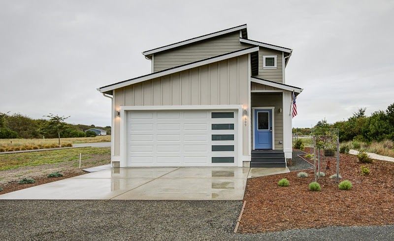Photo of Oyhut Bay Seaside Resort - Exterior